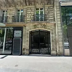 Grand Studio Champs Elysees